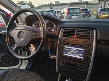 MERCEDES - B 200 CDI Premium (13 di 15)