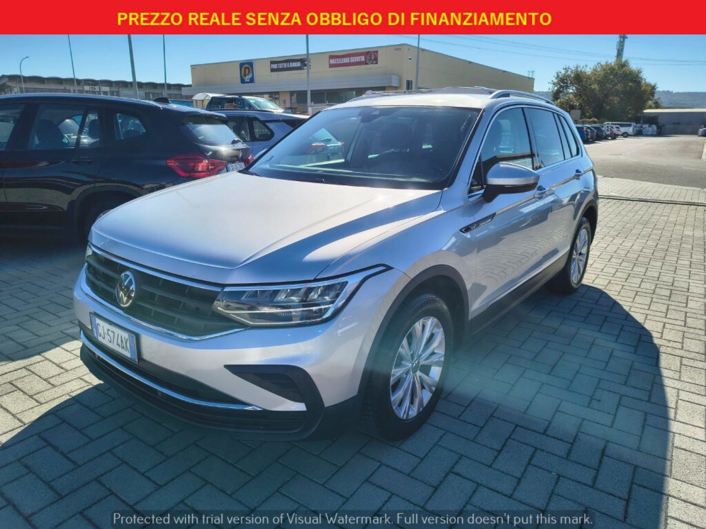 VOLKSWAGEN Tiguan
