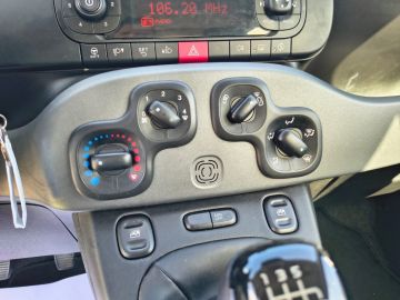 FIAT - Panda 1.0 FireFly S&S Hybrid City Life (13 di 18) FIAT - Panda 1.0 FireFly S&S Hybrid City Life (13 di 18)