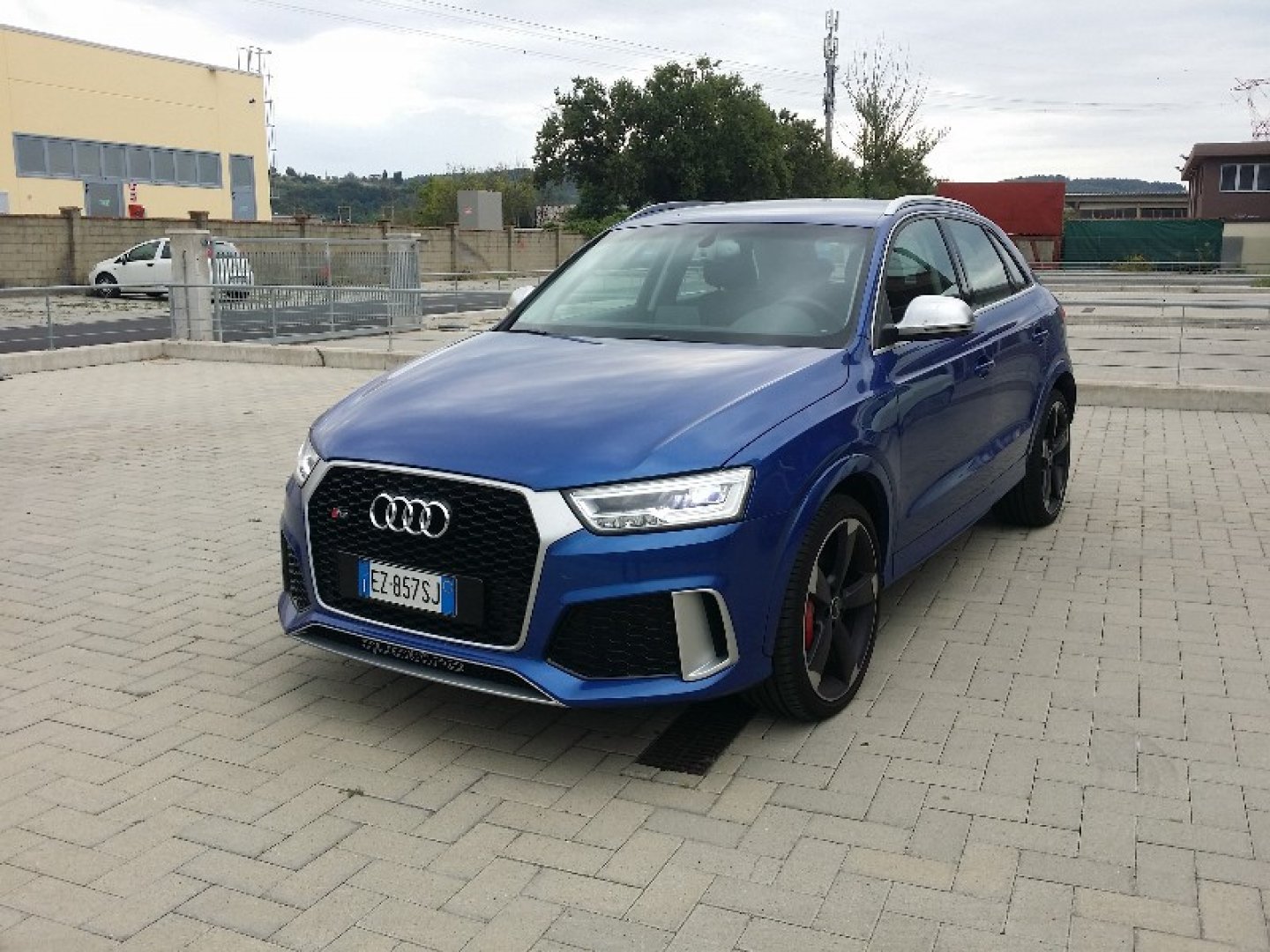 AUDI Q3