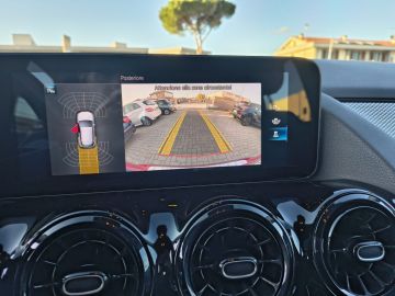 MERCEDES - GLA 200 d Automatic Business (14 di 26)