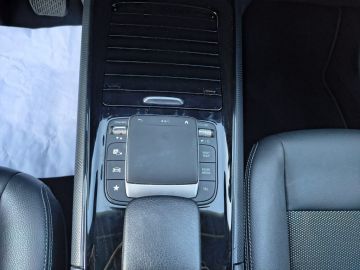 MERCEDES - GLA 200 d Automatic Business (15 di 26)