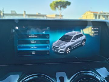 MERCEDES - GLA 200 d Automatic Business (22 di 26)