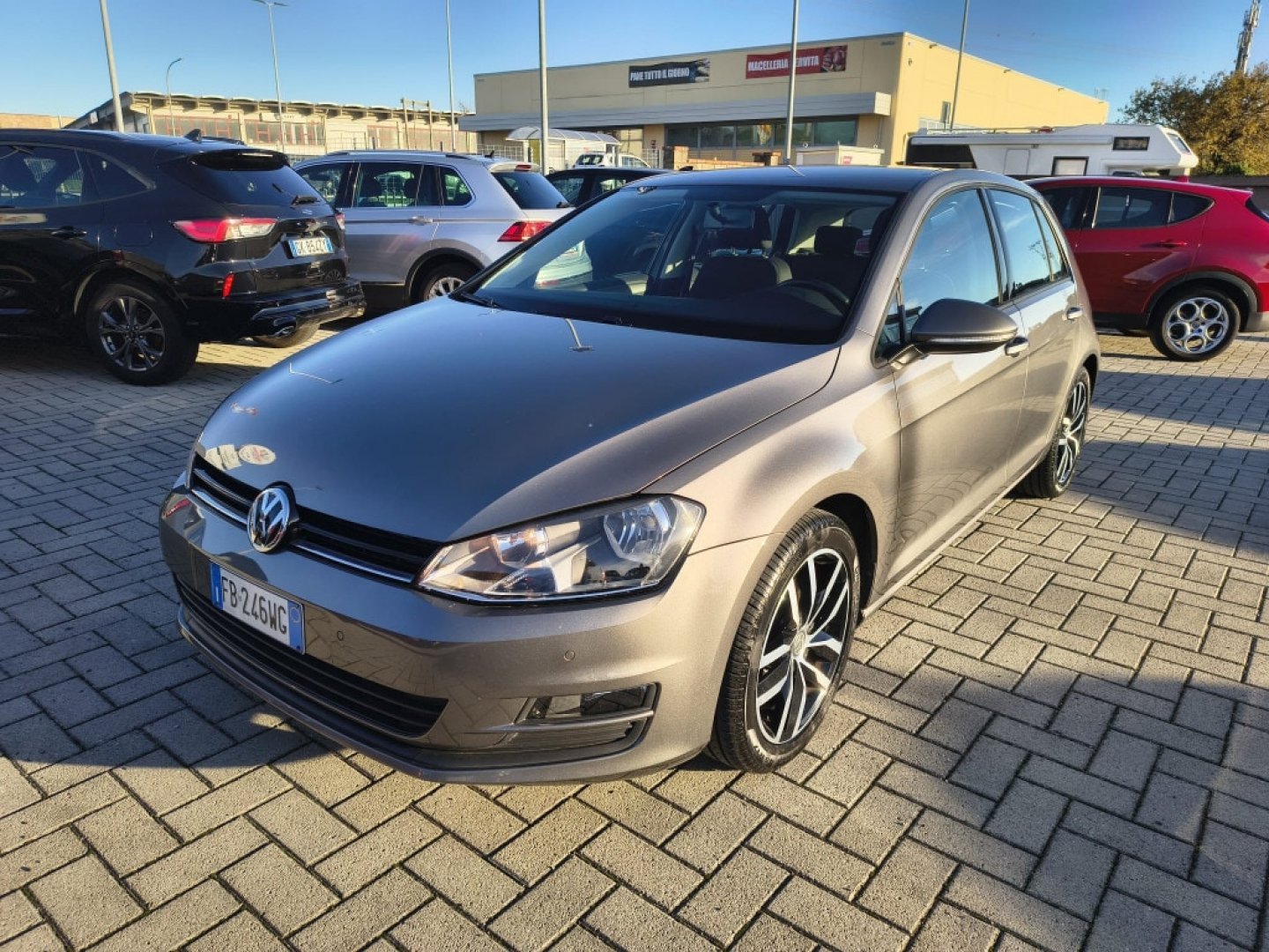 VOLKSWAGEN Golf