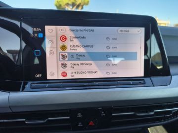 VOLKSWAGEN - Golf 1.0 eTSI EVO DSG Life (11 di 21)