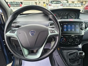 LANCIA - Ypsilon 1.0 FireFly 5 porte S&S Hybrid Gold (11 di 18)