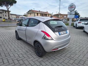 LANCIA - Ypsilon 1.0 FireFly 5 porte S&S Hybrid Ecochic Gold (6 di 16)