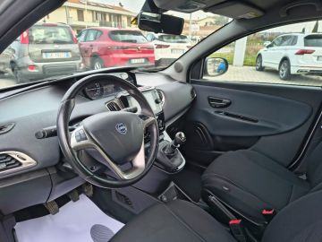 LANCIA - Ypsilon 1.0 FireFly 5 porte S&S Hybrid Ecochic Gold (10 di 16)