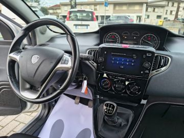 LANCIA - Ypsilon 1.0 FireFly 5 porte S&S Hybrid Ecochic Gold (16 di 16)