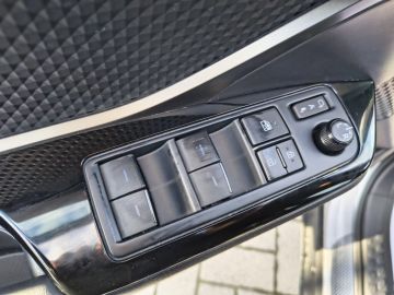 TOYOTA - C-HR 2.0 Hybrid E-CVT Morebusiness (19 di 20)