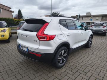 VOLVO - XC40 B4 AWD automatico Plus Dark (4 di 25)