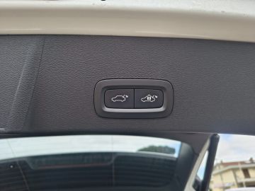 VOLVO - XC40 B4 AWD automatico Plus Dark (8 di 25)