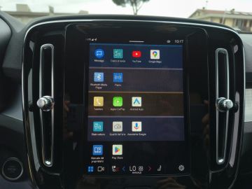 VOLVO - XC40 B4 AWD automatico Plus Dark (14 di 25)