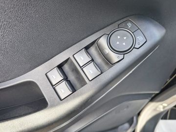 FORD - Fiesta 1.0 Ecoboost Hybrid 125 CV 5 porte Titanium (9 di 20)