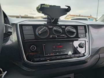 VOLKSWAGEN - 1.0 5p. move  BlueMotion Technology (10 di 17)