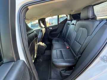 VOLVO - XC40 D3 AWD Geartronic Momentum (11 di 15)