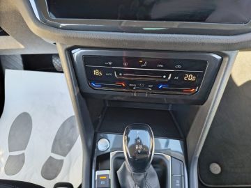 VOLKSWAGEN - Tiguan 2.0 TDI 150 CV SCR DSG Elegance (22 di 25)