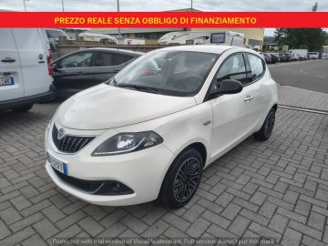 LANCIA - Ypsilon 1.0 FireFly 5 porte S&S Hybrid Gold (1 di 17)