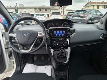 LANCIA - Ypsilon 1.0 FireFly 5 porte S&S Hybrid Gold (16 di 17)