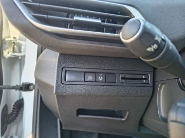 PEUGEOT - 3008 BlueHDi 130 S&S EAT8 GT (17 di 23)