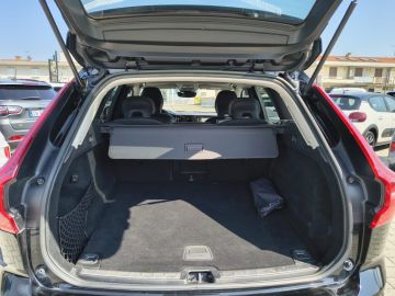 VOLVO - XC60 B4 (d) AWD automatico Essential (6 di 19)