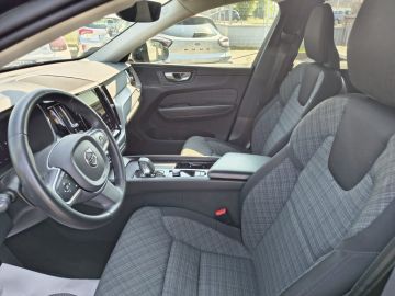 VOLVO - XC60 B4 (d) AWD automatico Essential (9 di 19)