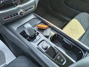 VOLVO - XC60 B4 (d) AWD automatico Essential (13 di 19)