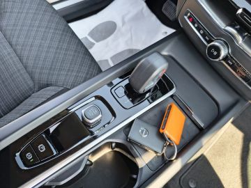 VOLVO - XC60 B4 (d) AWD automatico Essential (19 di 19)