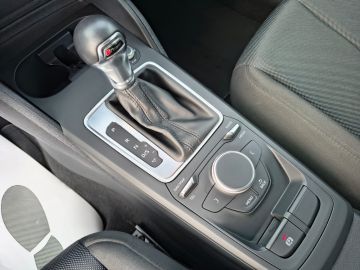 AUDI - Q2 1.6 TDI S tronic Business (12 di 18)