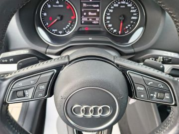 AUDI - Q2 1.6 TDI S tronic Business (11 di 17)