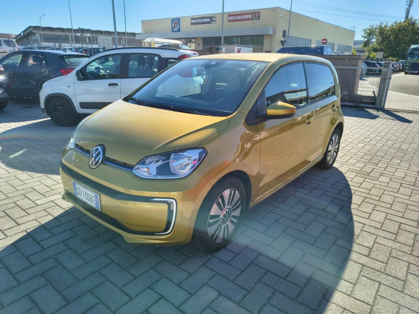 VOLKSWAGEN e-up!