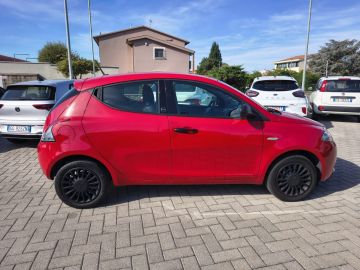 LANCIA - Ypsilon 1.0 FireFly 5 porte S&S Hybrid Ecochic Silver (4 di 20)