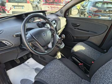 LANCIA - Ypsilon 1.0 FireFly 5 porte S&S Hybrid Ecochic Silver (10 di 20)