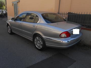 JAGUAR - X-Type 2 litri V6 Executive (10 di 10)