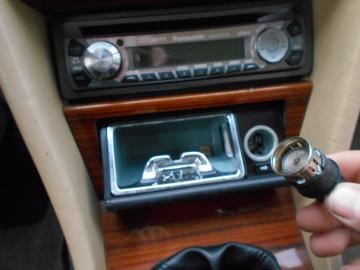 MERCEDES -  200e (9 di 10)