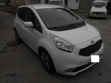 KIA - Venga 1.4 CRDi 90 CV Cool (4 di 10)