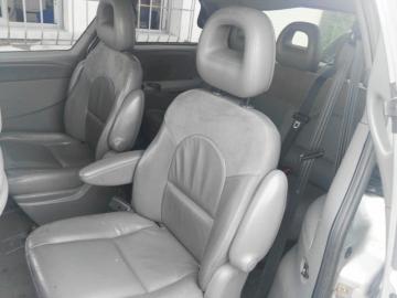 CHRYSLER - Voyager 2.8 CRD LX Leather Auto (3 di 4)
