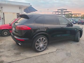 PORSCHE - Cayenne 3.0 Diesel 262CV Platinum Ed. (2 di 4)