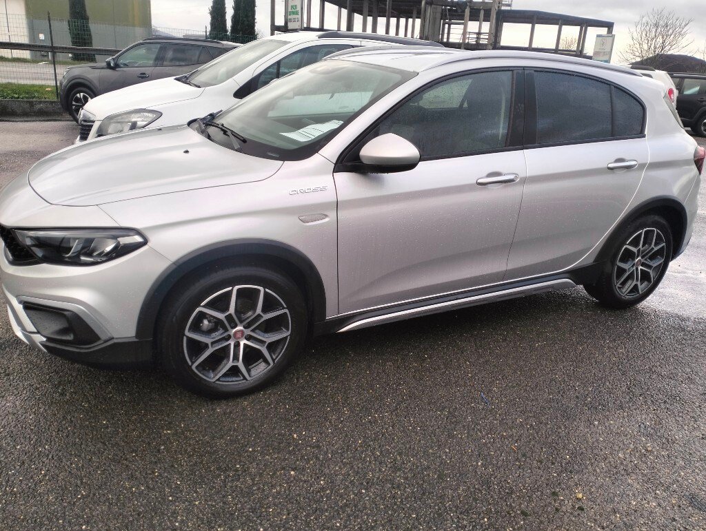 FIAT - Tipo 1.5 Hybrid DCT 5 porte Cross