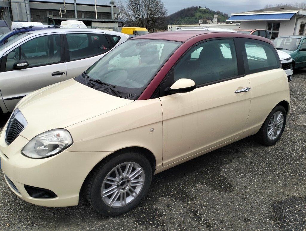 LANCIA Ypsilon