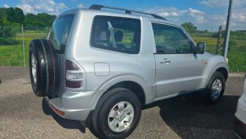 MITSUBISHI - Pajero 3.2 16V DI-D 3p. GLX (6 di 9)