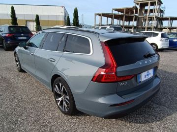 VOLVO - V60 B4 (d) automatico Core (2 di 3)