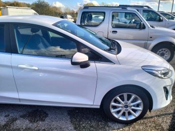 FORD - Fiesta 1.1 85 CV 5 porte Titanium (2 di 3)