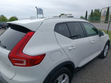 VOLVO - XC40 T3 Momentum (2 di 5)