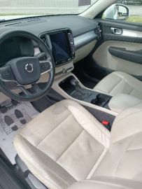 VOLVO - XC40 T3 Momentum (3 di 5)
