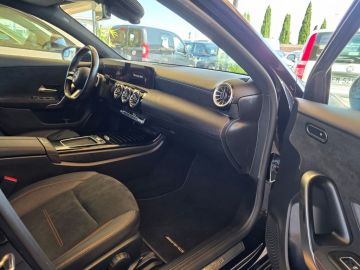MERCEDES - A 180 d Automatic AMG Line Premium (6 di 9)