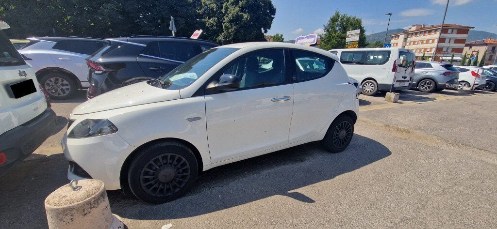 LANCIA - Ypsilon 1.0 FireFly 5 porte S&S Hybrid Ecochic Silver