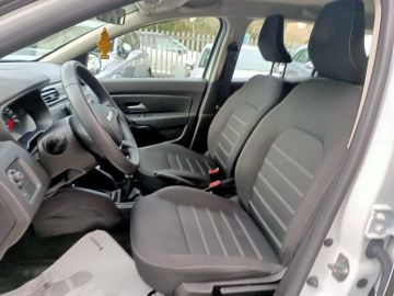 DACIA - Duster 1.0 TCe GPL 4x2 Expression (7 di 16)