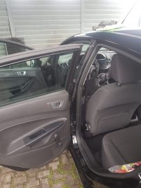 FORD - Fiesta 1.5 TDCi 75 CV 5p. (5 di 8)