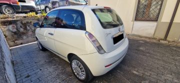 LANCIA - Ypsilon 1.3 MJT 75 CV Platinum (2 di 6)
